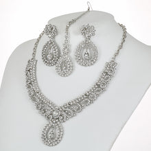European and American Accessories Exaggerated Retro Necklace Set Women's Luxury Crystal Banquet Dress Accessories Clavicle Chain Three-Piece Set